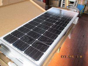 Wir beraten Sie bei der Auswahl der passenden Photovoltaikmodule für Ihr Fahrzeug.