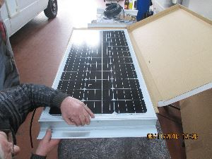 Wir achten auf sorgsamen Umgang mit Photovoltaikmodulen vom Auspacken bis zum Anbau ans Wohnmobil